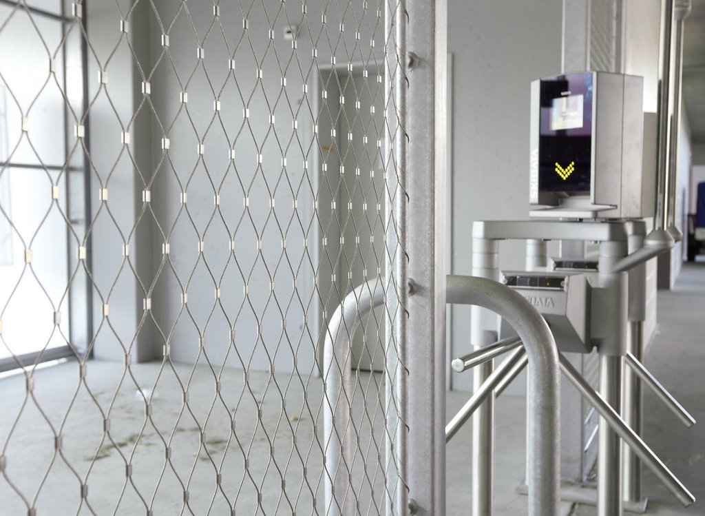 編織型不銹鋼繩網在動物園防護與高空防墜中的應用要點